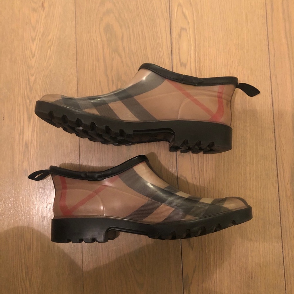 Burberry rain shoes